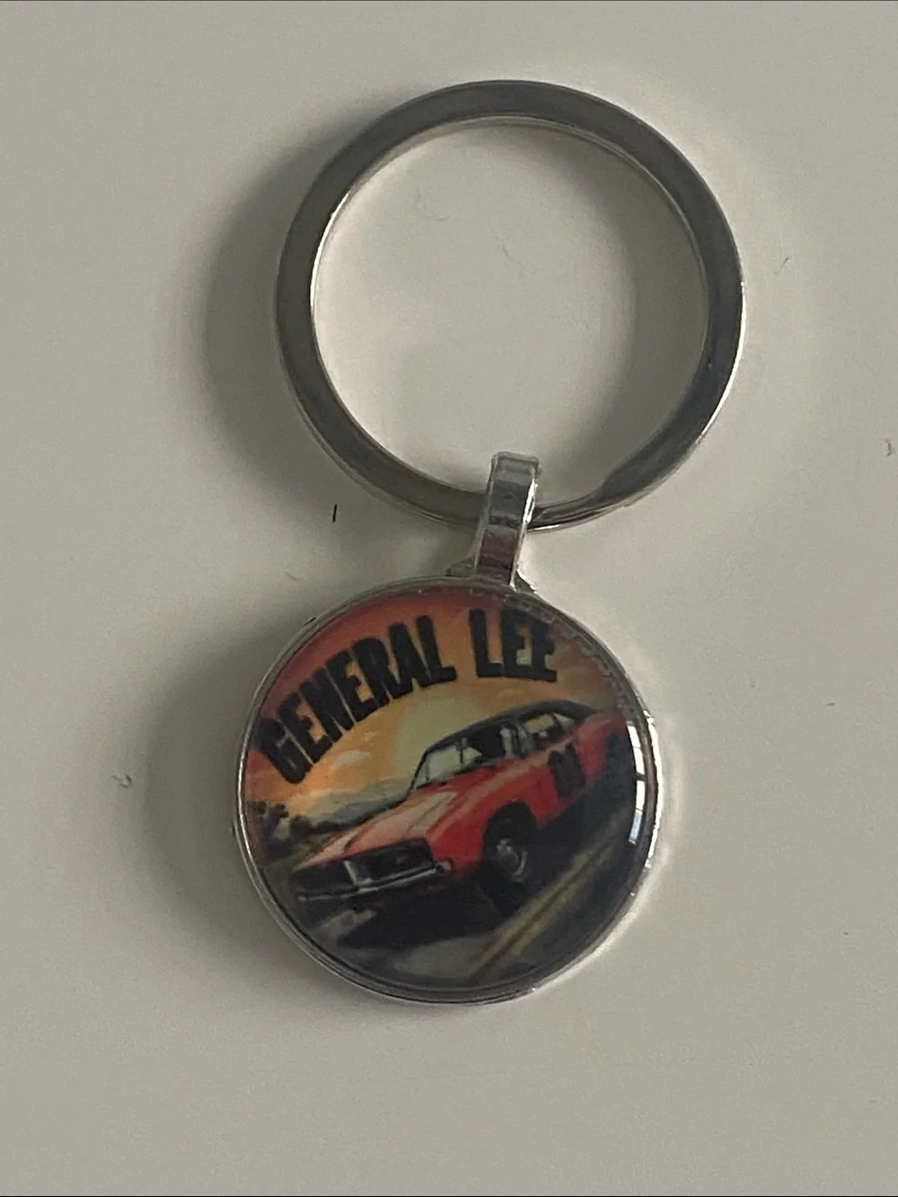 General Lee Dukes of Hazards Keychain Pendant - Classic Car Design